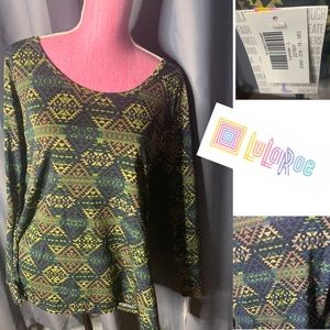💚LULAROE -Lynnae Top Aztec Green Size Large